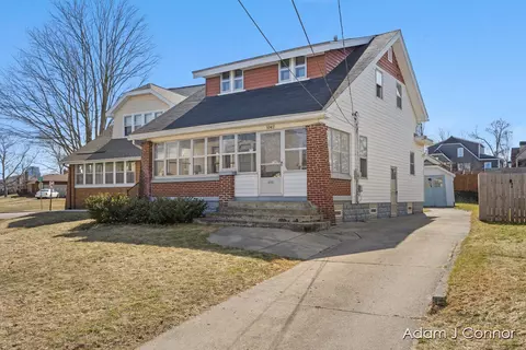1042 Walker, Grand Rapids, MI 49504