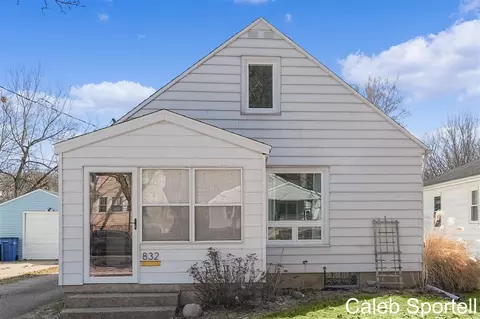 832 Valley, Grand Rapids, MI 49504