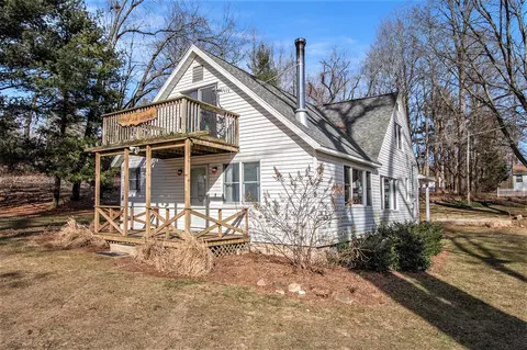50172 Cable Lakeview, Dowagiac, MI 49047