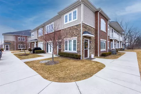 5668 Arbor Chase, Ann Arbor, MI 48103