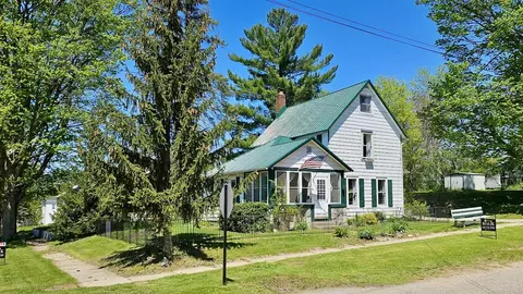 61 E Church, Cedar Springs, MI 49319