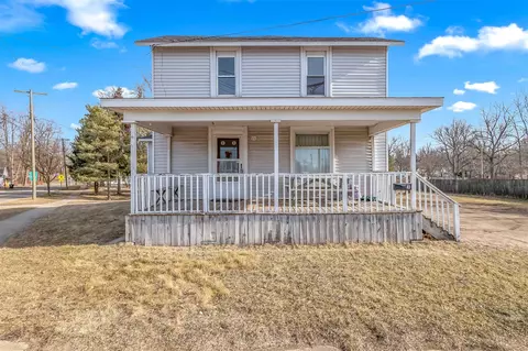 3 Monroe, Hillsdale, MI 49242