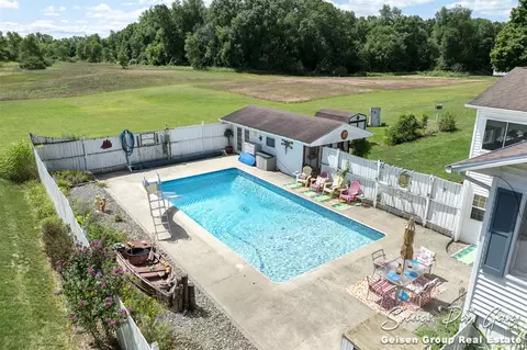 Exterior - 837 N State, Belding, MI 48809 photo 5 of 13