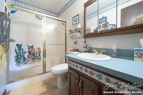 Bath - 837 N State, Belding, MI 48809 photo 4 of 4