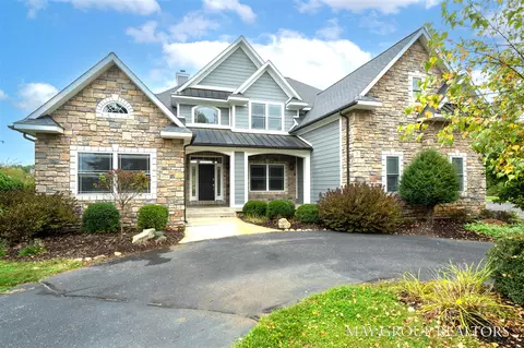 5327 Canyon Riv, Ada, MI 49301