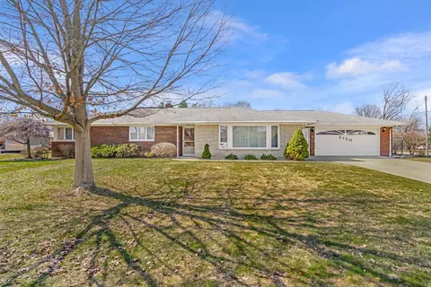 5120 Ridgebrook, Portage, MI 49002