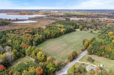 9393 Lincoln Lake Ave, Greenville, MI 48838