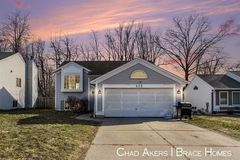 656 Sandhurst, Kentwood, MI 49548