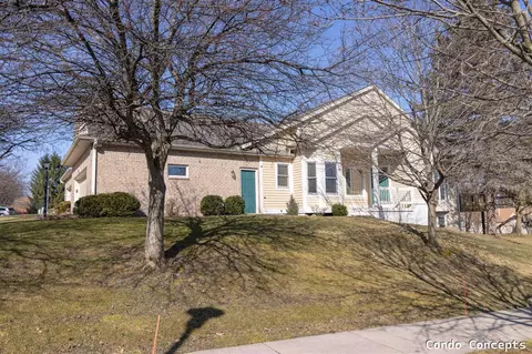 2161 S Cross Crk, Grand Rapids, MI 49508