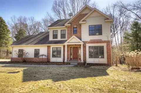 2282 Sunny Rdg, Pinckney, MI 48169