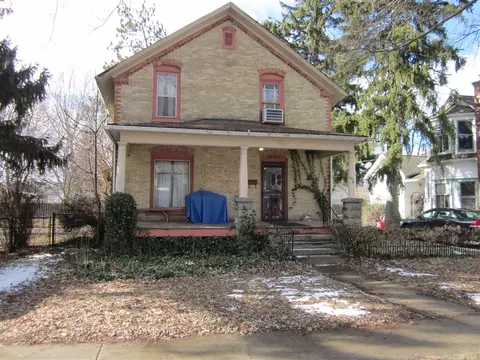 406 Pearl, South Haven, MI 49090