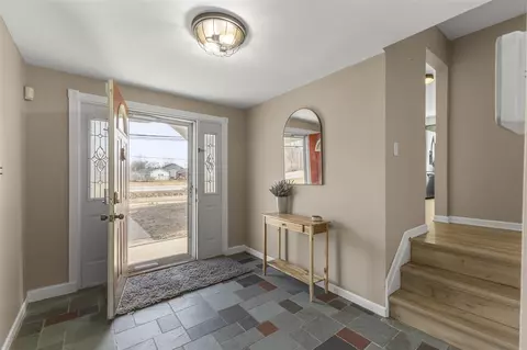 Entry Way - 16200 Middlebelt, Romulus, MI 48174 photo 1 of 2