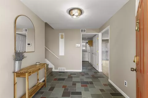 Entry Way - 16200 Middlebelt, Romulus, MI 48174 photo 2 of 2