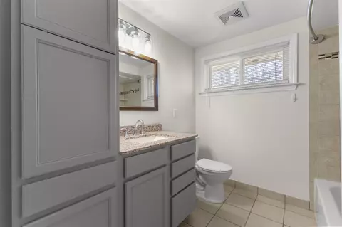 Bath - 16200 Middlebelt, Romulus, MI 48174 photo 1 of 2