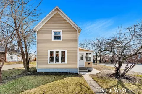 236 Leonard, Grand Rapids, MI 49503