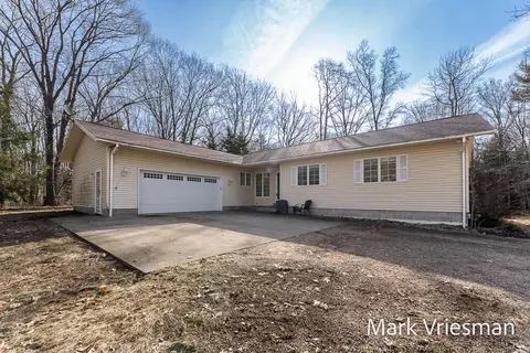 16600 Hemlock, Spring Lake, MI 49456