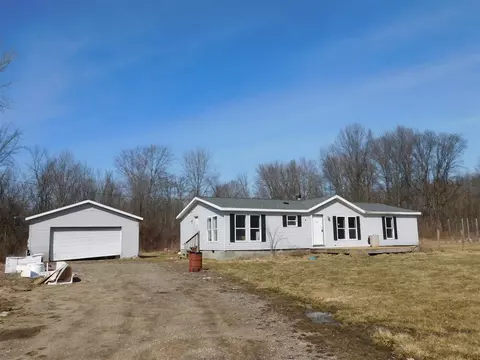 1019 108th, Plainwell, MI 49080