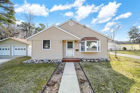 623 Gilbert St, Jackson, MI 49202