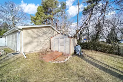 Exterior - 623 Gilbert St, Jackson, MI 49202 photo 4 of 8