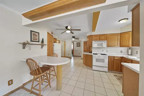 Kitchen - 623 Gilbert St, Jackson, MI 49202 photo 2 of 4