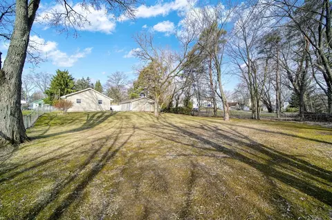 Exterior - 623 Gilbert St, Jackson, MI 49202 photo 7 of 8