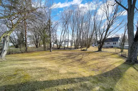 Exterior - 623 Gilbert St, Jackson, MI 49202 photo 6 of 8