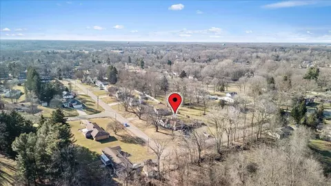 1014 Crestwood, Jackson, MI 49203