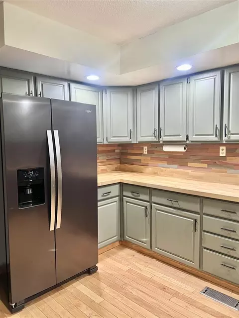 Kitchen - 13080 Hudson, Hudson, MI 49247 photo 8 of 9