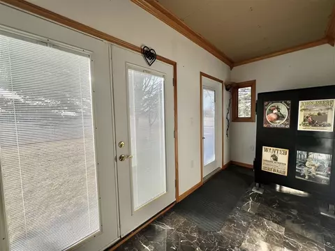 Entry Way - 13080 Hudson, Hudson, MI 49247 photo 1 of 2