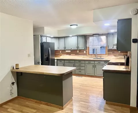 Kitchen - 13080 Hudson, Hudson, MI 49247 photo 4 of 9