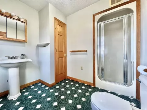 Bath - 13080 Hudson, Hudson, MI 49247 photo 2 of 10