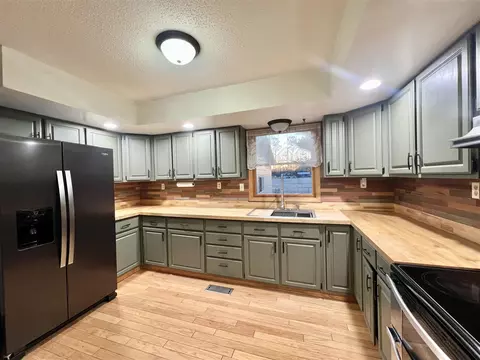 Kitchen - 13080 Hudson, Hudson, MI 49247 photo 1 of 9