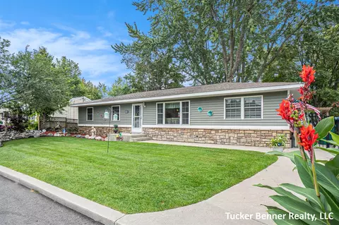 215 Mcconnell, North Muskegon, MI 49445