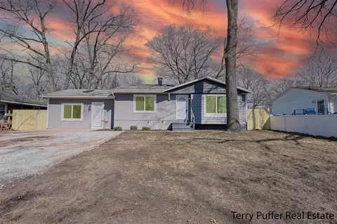 1420 Yarmouth, Norton Shores, MI 49444