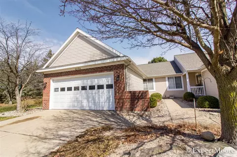 4496 Woodrose #13, Kentwood, MI 49508