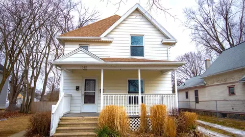 1312 E Ganson, Jackson, MI 49201