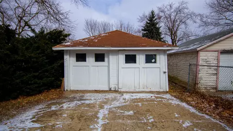 1312 E Ganson, Jackson, MI 49201 photo 5
