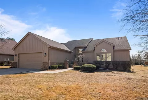 37748 N Laurel Park, Livonia, MI 48152