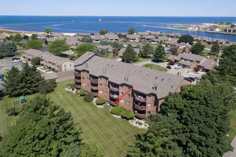 368 Harbor #104, Ludington, MI 49431