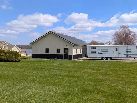 Exterior - 674 Booth, Bronson, MI 49028 photo 6 of 8