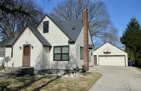 37 E 33rd, Holland, MI 49423