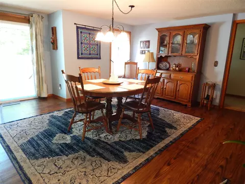 Dining - 8935 35th, Remus, MI 49340 photo 1 of 2
