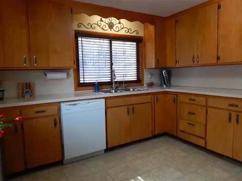 Kitchen - 8935 35th, Remus, MI 49340 photo 3 of 3