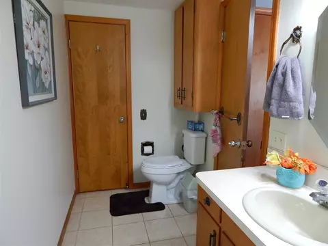 Bath - 8935 35th, Remus, MI 49340 photo 1 of 3