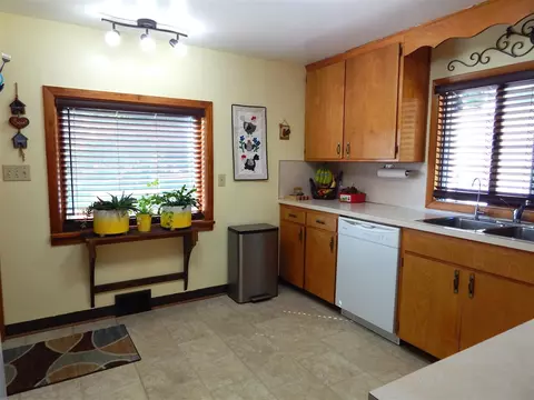 Kitchen - 8935 35th, Remus, MI 49340 photo 1 of 3
