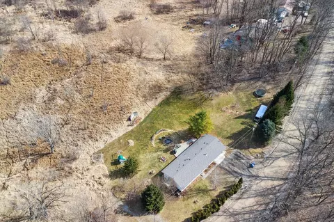 View/Area - 2209 Beck, Howell, MI 48843 photo 2 of 9