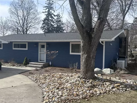 100 Riverdale, Hillsdale, MI 49242