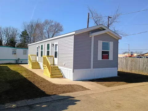 394 12th, Plainwell, MI 49080
