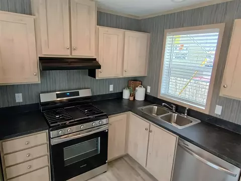 394 12th, Plainwell, MI 49080 photo 4