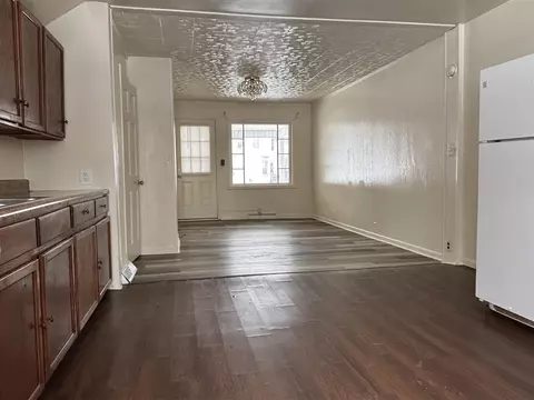 Living - 315 W Ganson, Jackson, MI 49201 photo 1 of 1
